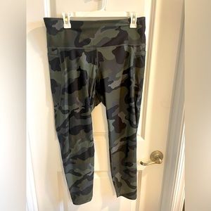 Old Navy Powersoft leggings. Women’s XL.